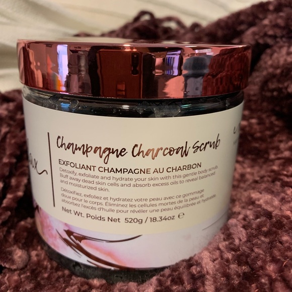 Manna Kadar Other - 🌺NWT Manna Kadar Champagne Charcoal Body Scrub🌺